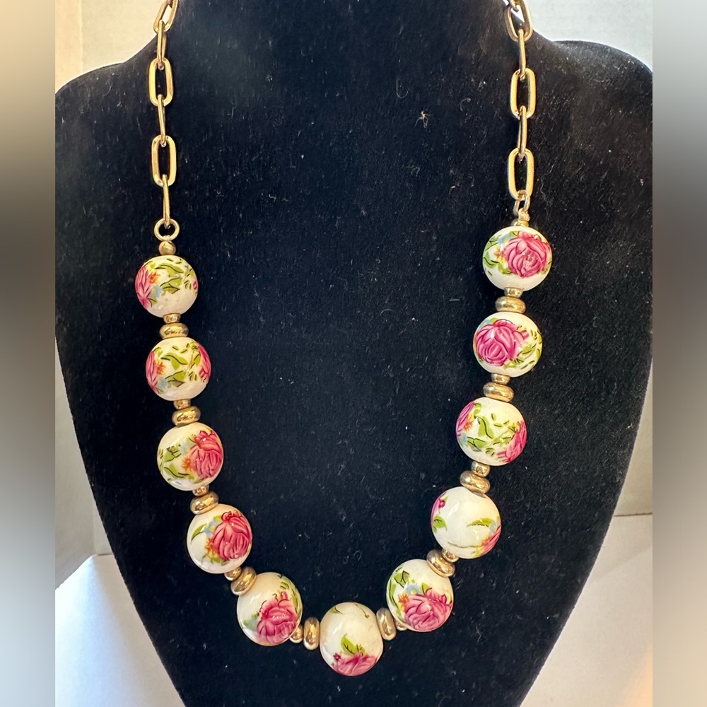 Ceramic rose paper lip chain 80s necklace 81/2”drop with 3” extender